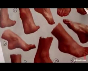 लेस्बियन गैलीलोन पैर की उंगलियों ने पीछे से देखा।