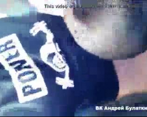 सियारा एक वैन के पीछे एक अश्लील वीडियो कास्टिंग के दौरान एक रॉक हार्ड डिक चूस रहा था।