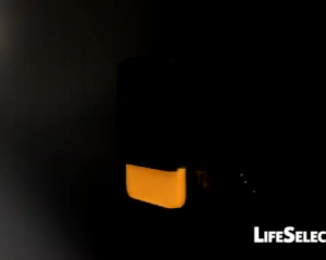 काले बालों वाली महिला, अबेला डेंजर अपने अतिरिक्त बालों वाली योनी के हर इंच को छूना पसंद करती है, बस मनोरंजन के लिए