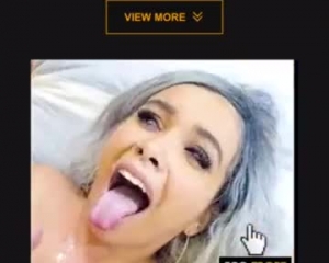 परिपक्व महिला अपने निजी वीडियो के लिए एक एकल कास्टिंग कर रही है जो पुरुषों के साथ हैं जो उसे चाहते हैं