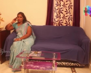 भारतीय चाची ने भूमि की दौड़ और मजबूर सेक्स के लिए उठाया