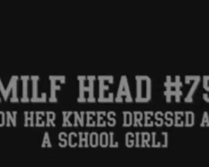 शरारती स्कूल की लड़की को अंधा कर दिया गया है लेकिन कक्षा में गड़बड़ करना पसंद करता है क्योंकि यह उसे चालू करता है