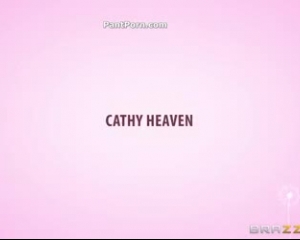 गर्म कैथी स्वर्ग, जूलिया टॉपलेस उसकी बिल्ली और उंगलियों को उसकी छीन लेता है।