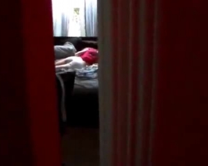 बेटा माँ को सोते समय चोदा वीडियो